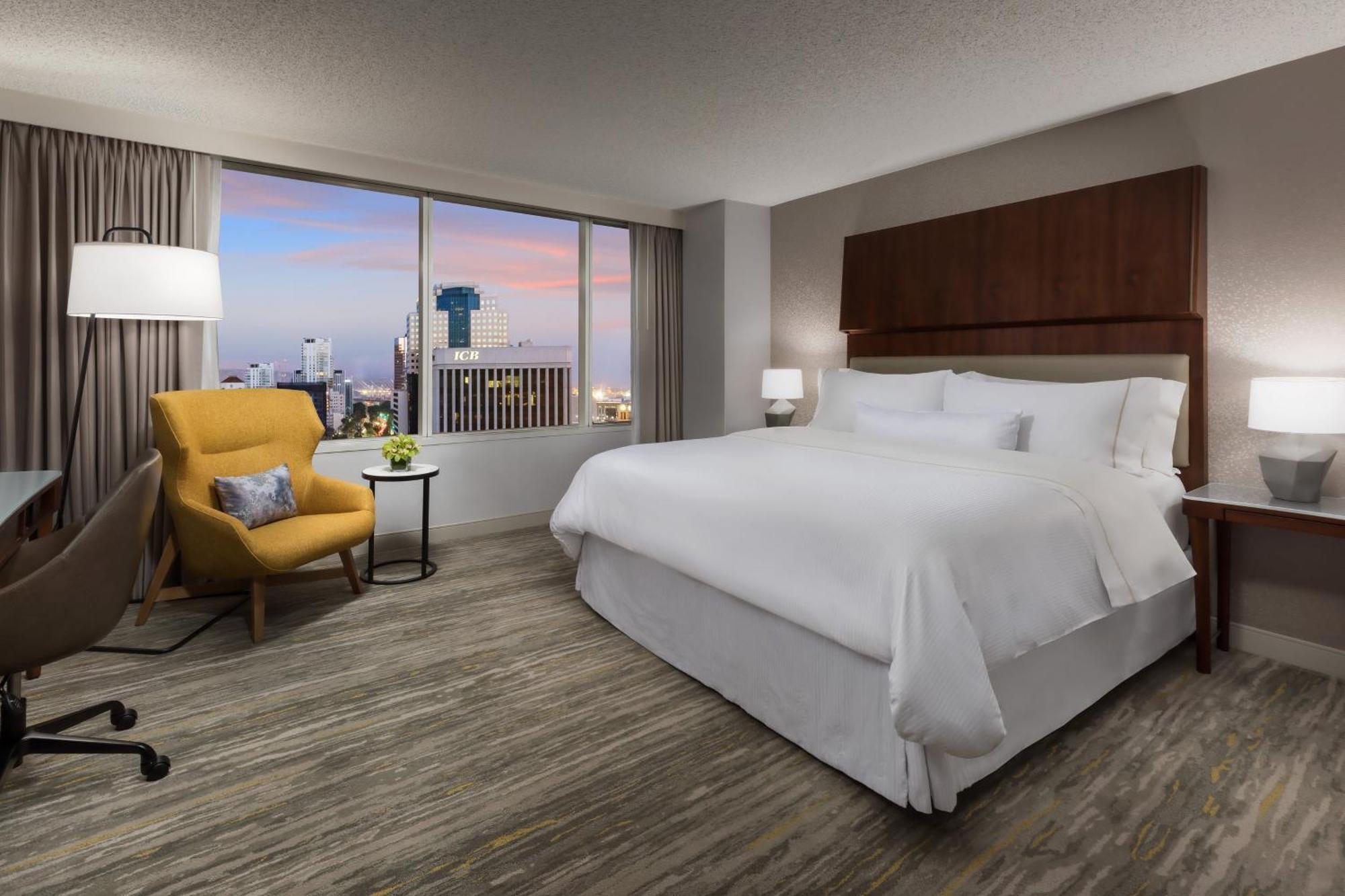 Guest room 1 King City view