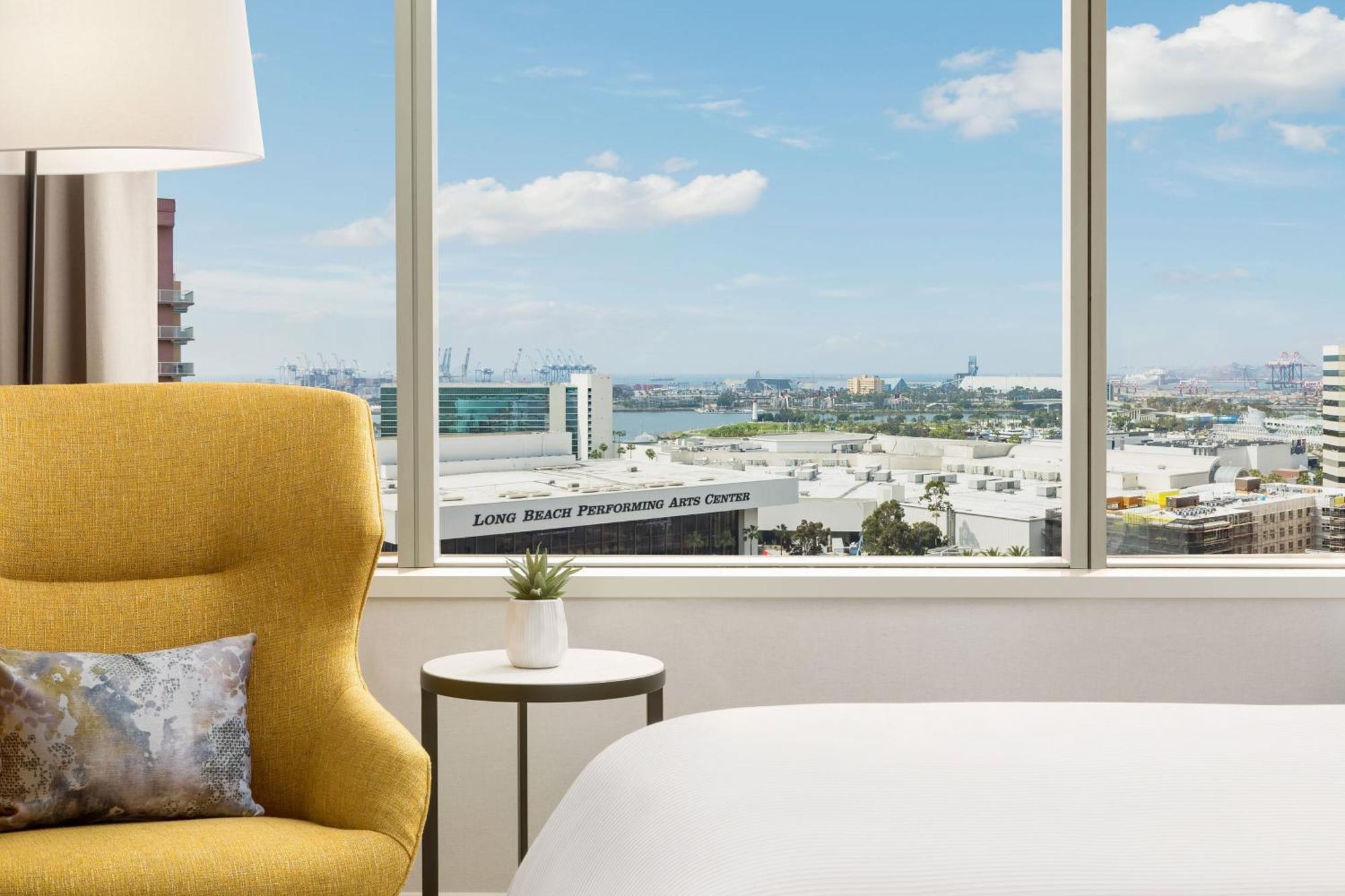 Guest room 1 King City view