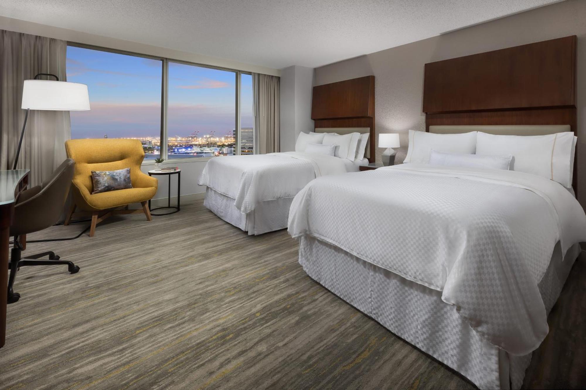 Guest Room Two Double Beds High Floor