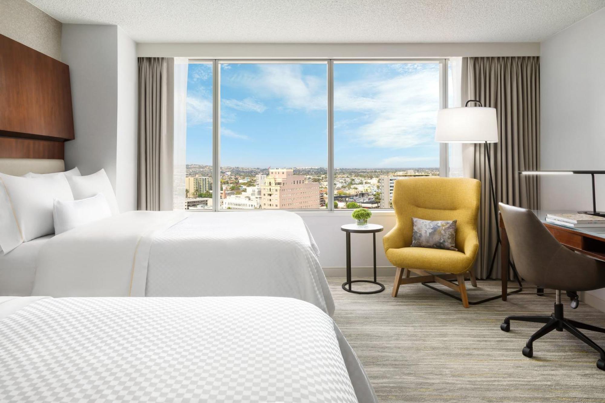 Guest Room Two Double Beds High Floor